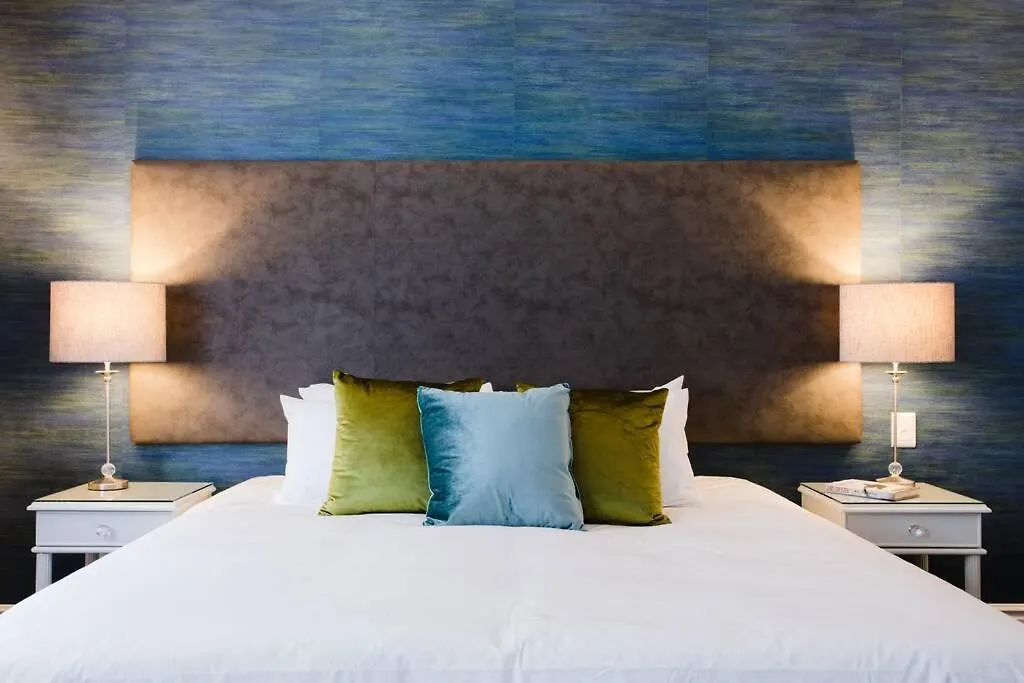 Inn Hotel Type Living, Spacious, Central, Secure,Wifi! Cape Town