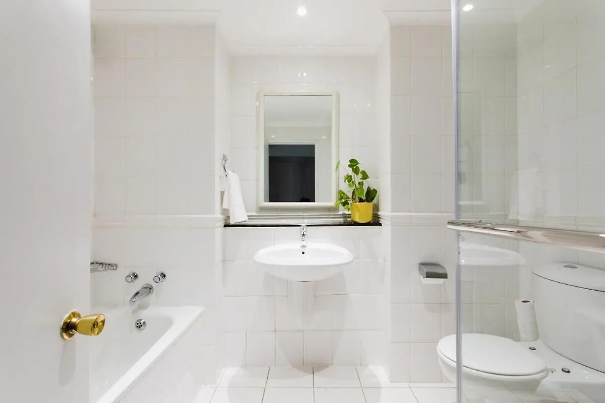Hotel Type Living, Spacious, Central, Secure,Wifi! Cape Town Inn