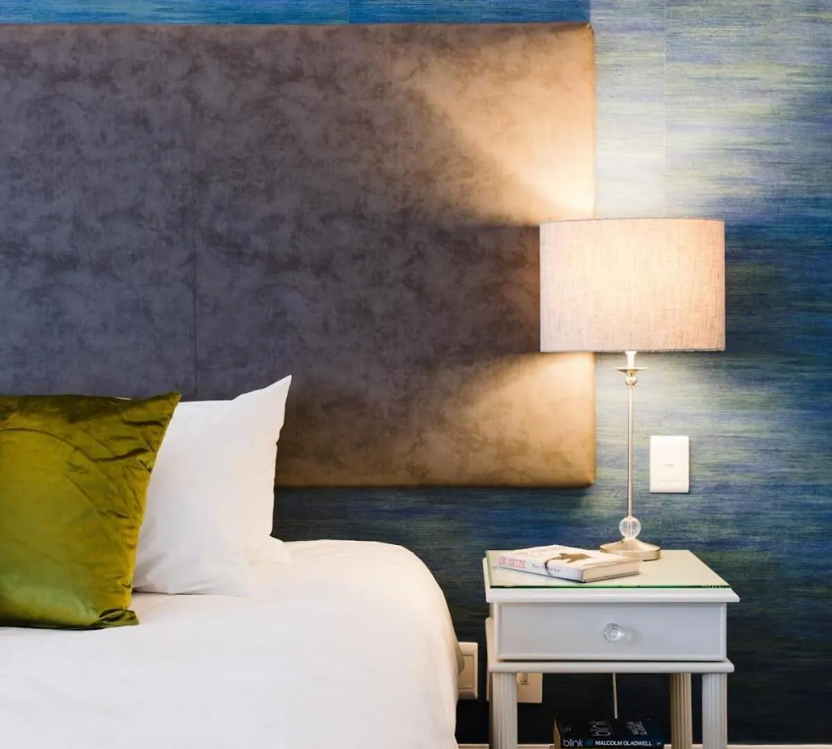 Hotel Type Living, Spacious, Central, Secure,Wifi! Cape Town South Africa